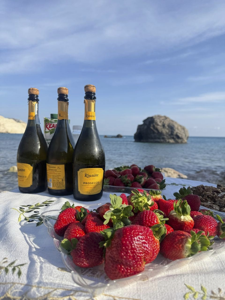 Sekt am Aphrodite-Felsen